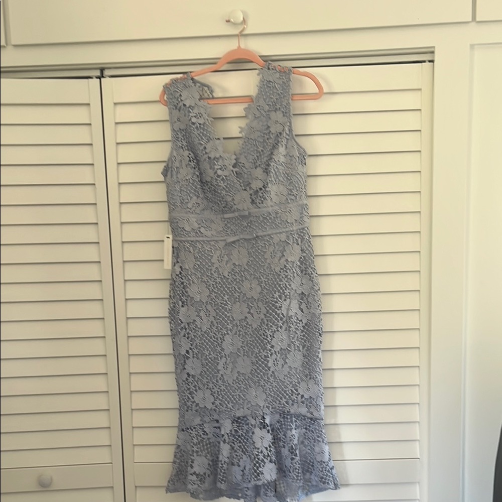 Elegant Lace Sleeveless Dress in Light Blue